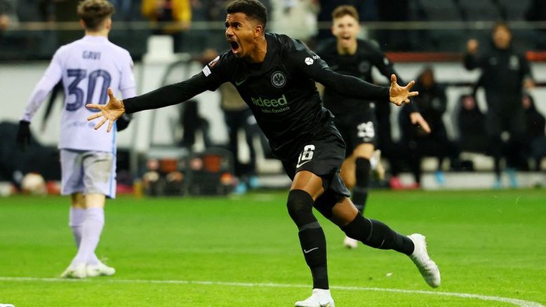 Barcelona empata com Frankfurt na Liga Europa; Atalanta e RB Leipzig também empatam