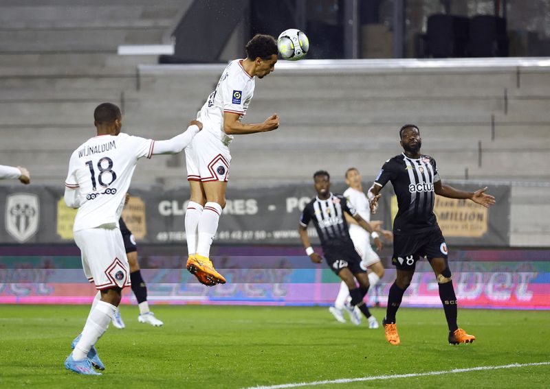 PSG fica muito perto do 10º título francês após vencer Angers por 3 x 0