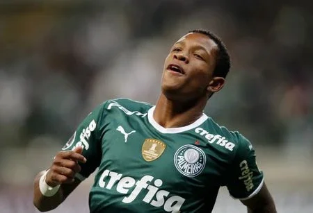 Nottingham Forest confirma contratação de volante Danilo, do Palmeiras