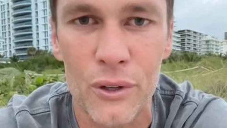 Tom Brady anuncia aposentadoria do futebol americano