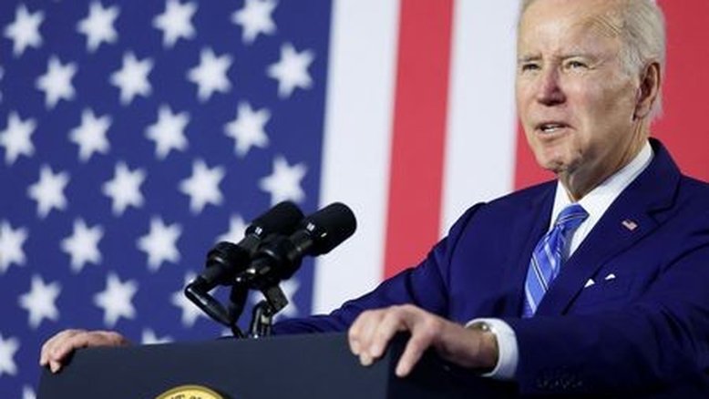 Biden diz que assistirá Super Bowl sozinho em casa, com sorvete e guacamole