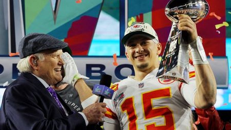 Heróico Mahomes leva Chiefs a vitória no Super Bowl contra Eagles