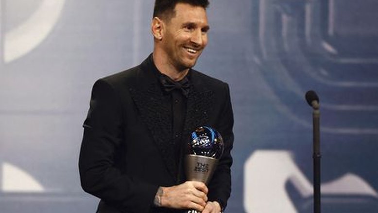 Messi ganha prêmio "The Best" de melhor jogador do ano em cerimônia dominada pela Argentina