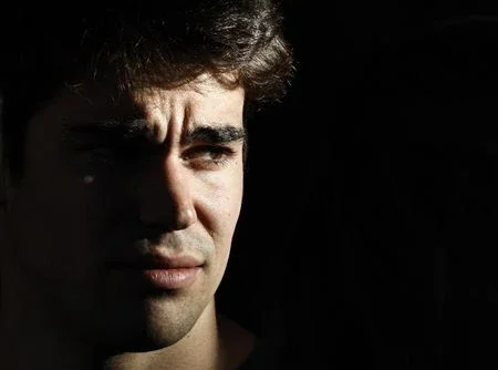 Lance Stroll vai correr no GP do Barein mesmo depois de quebrar os dois pulsos