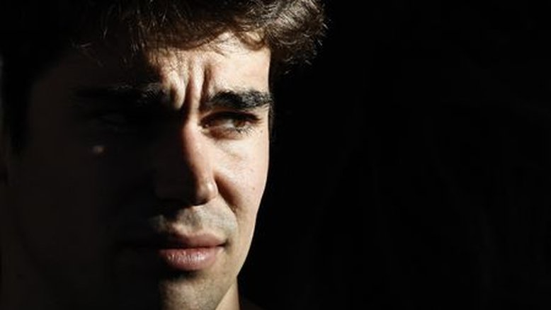 Lance Stroll vai correr no GP do Barein mesmo depois de quebrar os dois pulsos