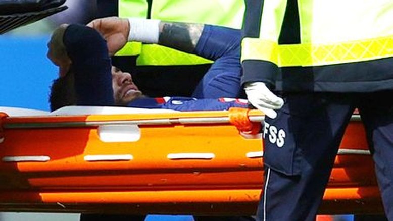 Lesionado, Neymar ficará fora de confronto da Liga dos Campeões contra o Bayern