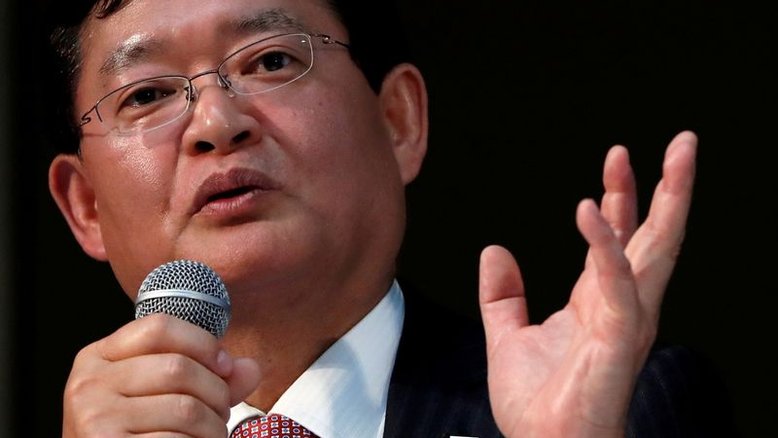 Controverso CEO da Toshiba renuncia e ações sobem