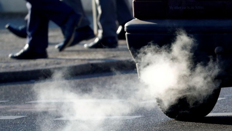 UE propõe proibição de vendas de carros a combustão a partir de 2035