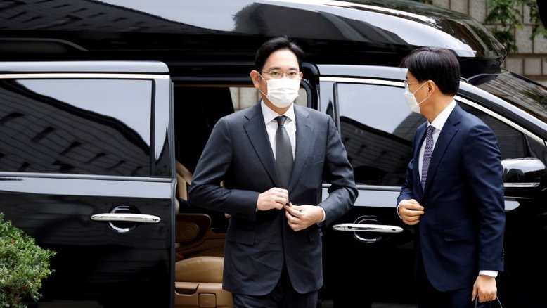 Vice-presidente da Samsung recebe liberdade condicional e deve deixar prisão na 6ª-feira