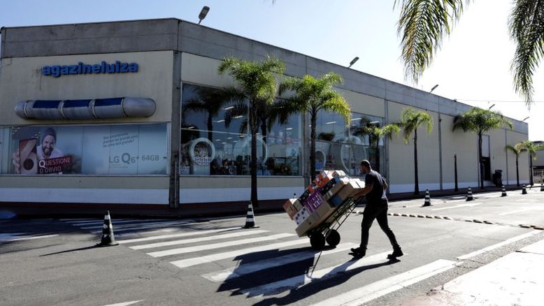 Magazine Luiza vai lançar na semana que vem máquina de pagamentos para vendedores
