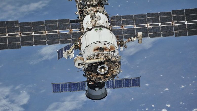 Cosmonautas encontram novas rachaduras em módulo da Estação Espacial Internacional