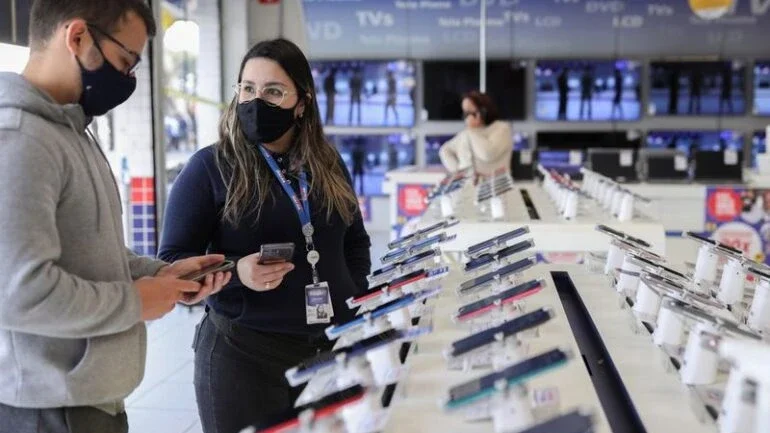 Via supera 100 mil vendedores no marketplace