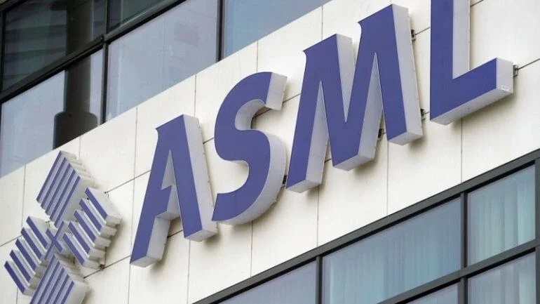 ASML tem lucro acima do esperado no 3º tri