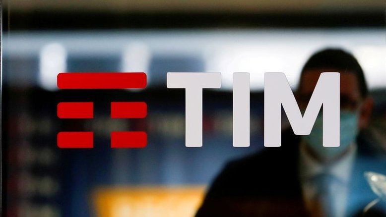 Ações da Telecom Italia caem com crescente incerteza sobre oferta da KKR