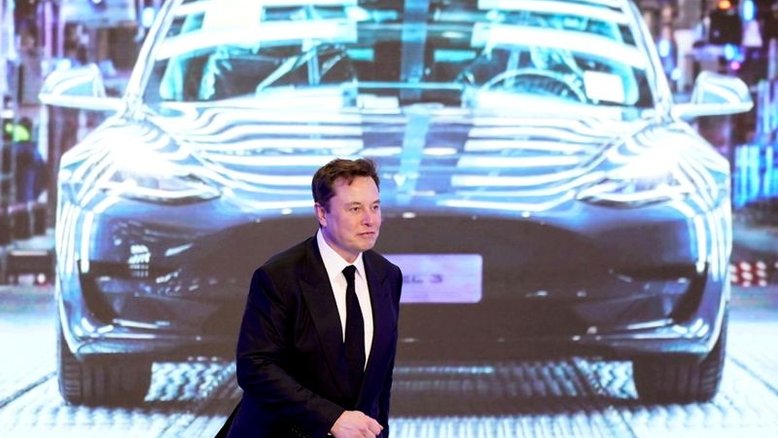 Projeto de Biden para incentivo a veículos elétricos não deveria ser aprovado, diz Musk
