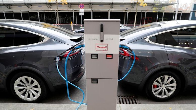ANÁLISE-Quando carros elétricos ficam mais limpos que veículos a gasolina?