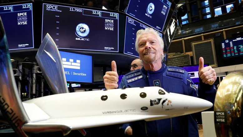 Richard Branson viajará ao espaço a bordo do foguete da Virgin Galactic