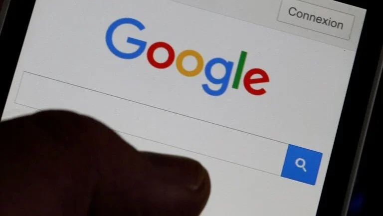 Google e jornais franceses chegam a novo acordo sobre direitos de licenciamento