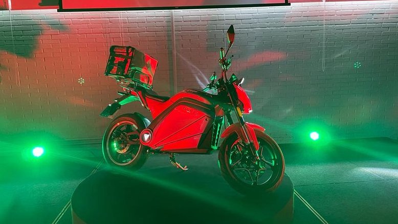 iFood acerta com Voltz 1.000 motos elétricas para entregas