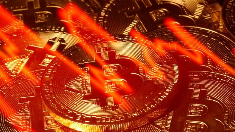 Bitcoin contém perdas, mas pessimismo reina em mercados de criptomoedas