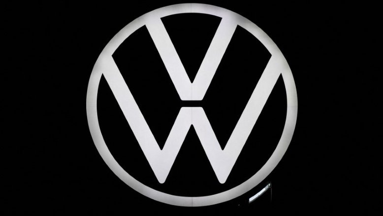 Baterias para veículos elétricos são desafio maior que proibição de motores a combustão, diz Volkswagen