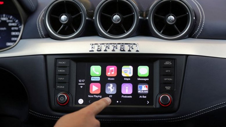 Apple mira em pagamento de combustível de dentro do carro com CarPlay
