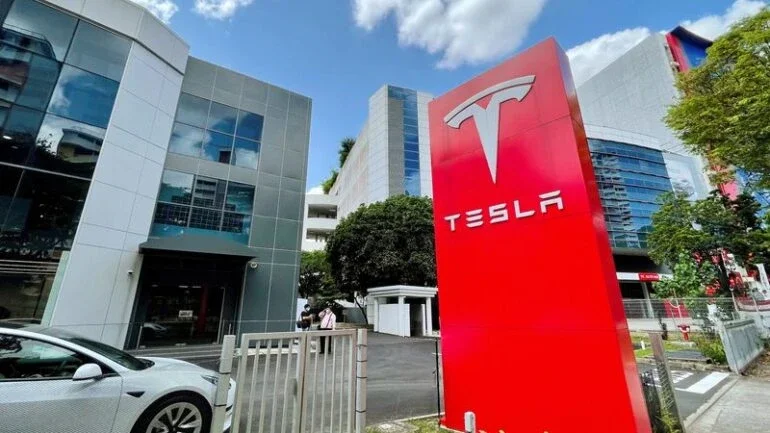 Tesla tem alta no lucro no 2° tri com alta de preços