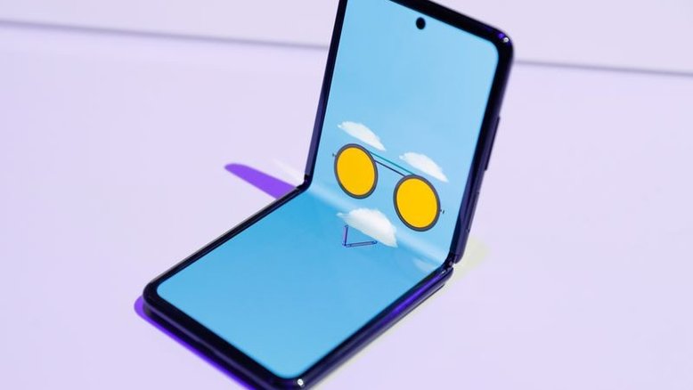 Samsung lança novos smartphones dobráveis