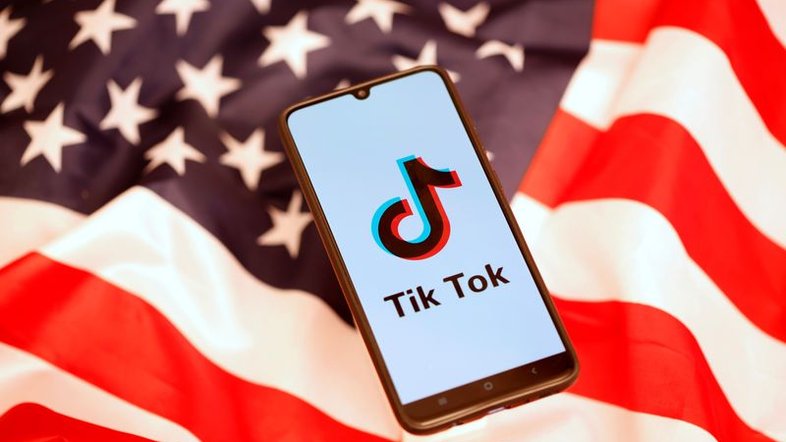 TikTok vai reprimir publicações políticas pagas de influenciadores antes das eleições nos EUA