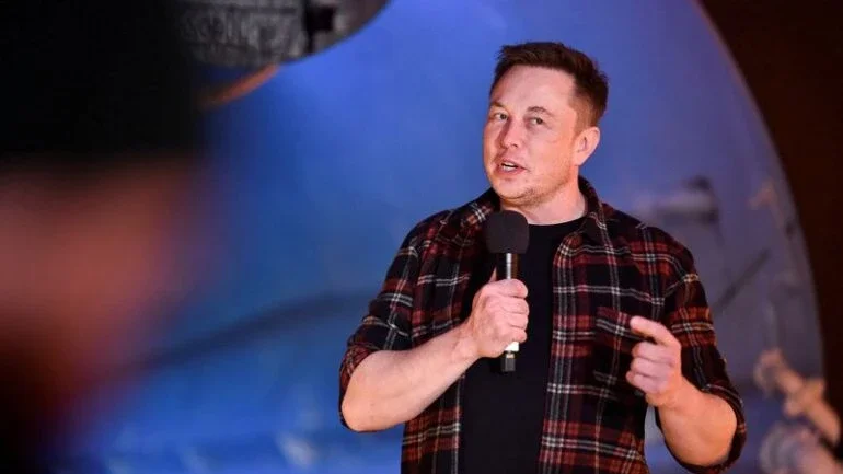 Elon Musk espera que chip cerebral da Neuralink comece testes em humanos em 6 meses
