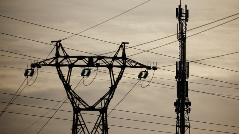 Serviços de emergência e empresas pressionam UE a proteger redes contra cortes de energia