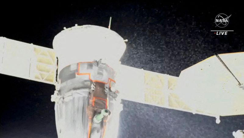 Nasa avalia plano de backup com SpaceX para tripulação de cápsula russa com vazamento