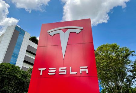Tesla fecha acordo com família de motorista morto em acidente envolvendo Autopilot