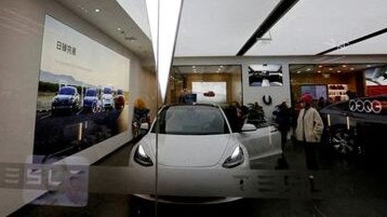 Tesla faz recall de 120 mil veículos devido ao risco de portas destrancadas durante um acidente