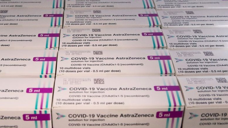 Agência de medicamentos da UE vê elo entre vacina da AstraZeneca e coágulos sanguíneos