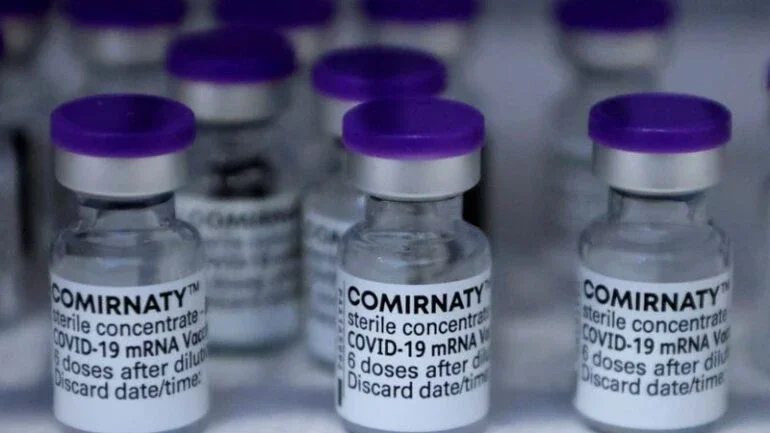 Ministério da Saúde negocia compra de mais 100 milhões de doses da Pfizer