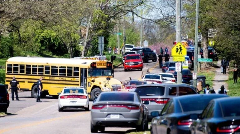 Tiroteio em escola do Tennessee deixa 1 morto e policial ferido