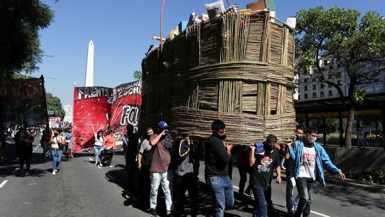 Cresce tensão política na Argentina após medidas mais rígidas para conter Covid-19