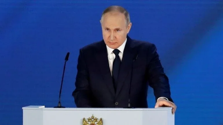 Putin alerta sobre resposta severa se Ocidente ultrapassar limites da Rússia