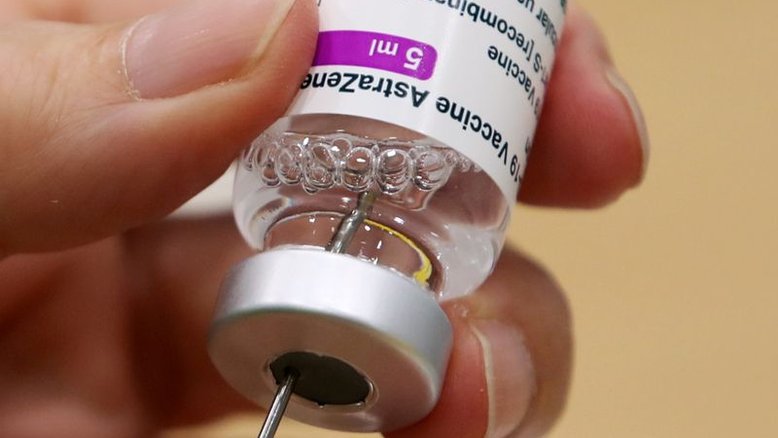 Lote de 220 mil doses da vacina do Covax Facility chega ao Brasil