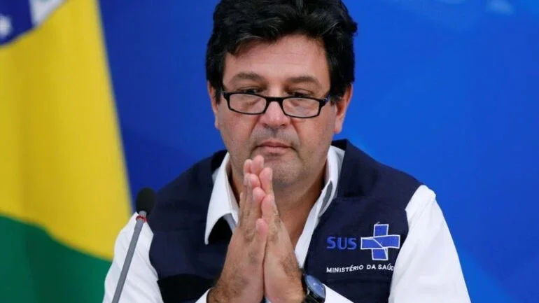 Mandetta diz que Bolsonaro tinha aconselhamento paralelo e que o alertou sobre pandemia