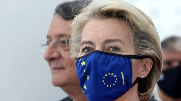 UE entregou vacinas suficientes para imunizar 70% dos adultos do bloco, diz Von der Leyen