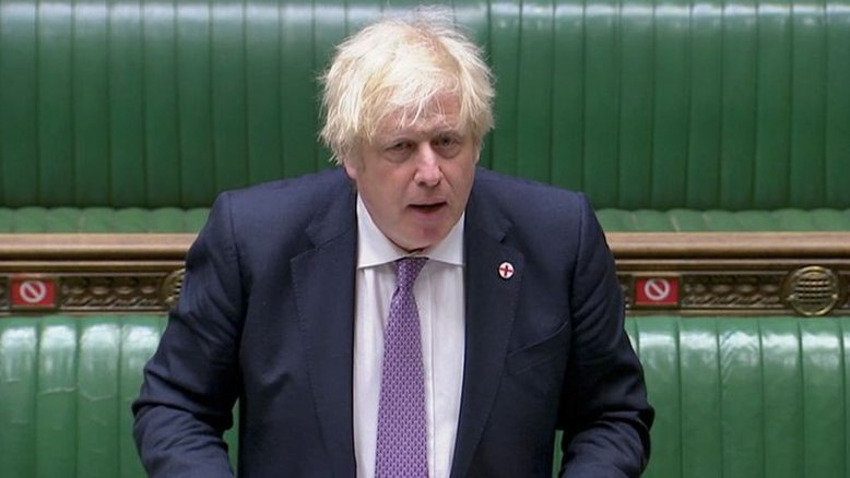 Prestes a amenizar regras para a Inglaterra, premiê diz que pandemia não acabou