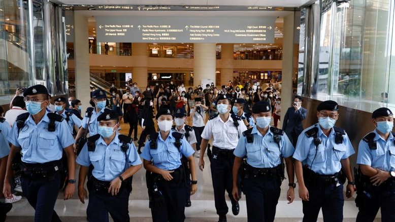 Homem de Hong Kong é sentenciado a 9 anos de prisão em primeiro caso de segurança nacional
