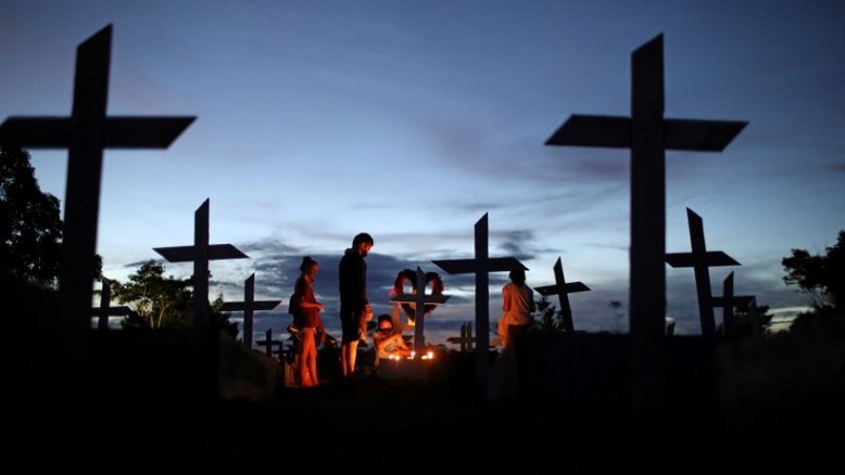 Brasil registra 548 mortes por covid nas últimas 24 horas; média móvel é de 528