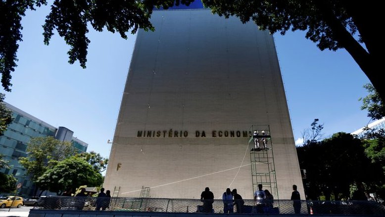 Inflação piorada pressiona Orçamento de 22, mas governo diz contar com saída para precatórios