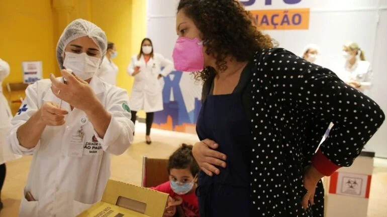 Brasil registra 34.407 novos casos e mais 643 mortes por Covid