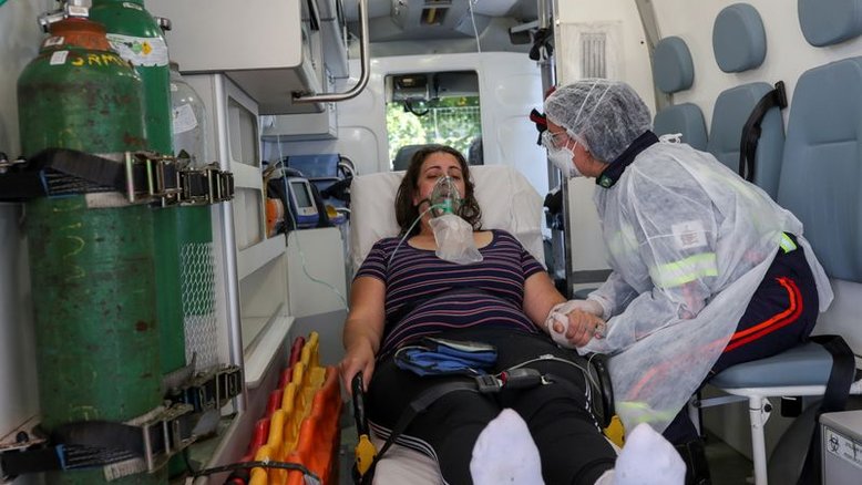 São Paulo registra menor número de internados por covid desde abril de 2020