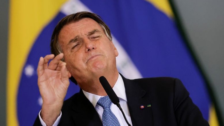 É melhor o amigão do Queiroz Jair procurando outra teta pública para mamar