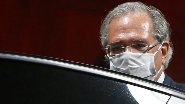 Guedes viaja aos EUA para reuniões do FMI e esclarecimento sobre offshore pode ser adiado